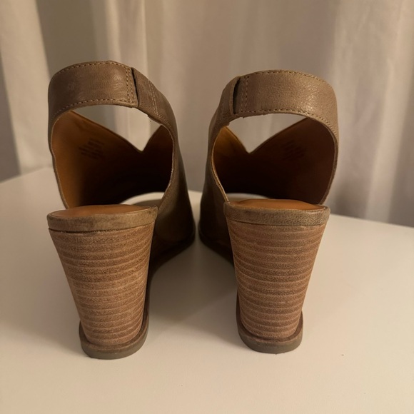 Lucky Brand Lordyn Slingback Wedge - 8 - Picture 5 of 9